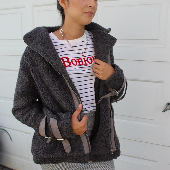 🚨//Fall Favorites// Grey moto jacket - Picture 4 of 6